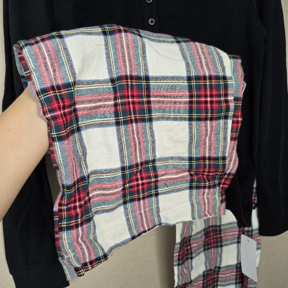 GAP holiday Women's Long Sleeve Thermal Shirt and Flannel Pant 2 Piece - Picture 7 of 10